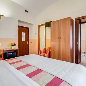 Domus Carmelitana 3*, Roma Italia